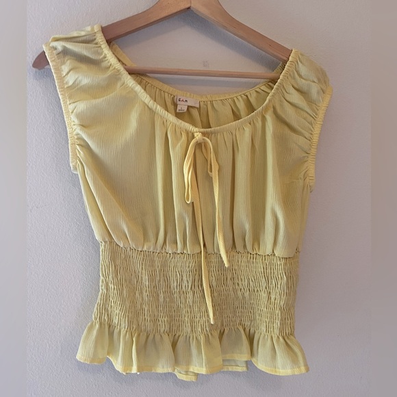 Bought at a Boutique, Size Large - Picture 2 of 4